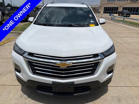 Used 2023 Chevrolet Traverse LT w/ LPO, Floor Liner Package AWD/4WD image 2
