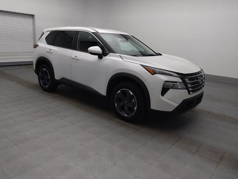 Used 2024 Nissan Rogue SV FWD image 11