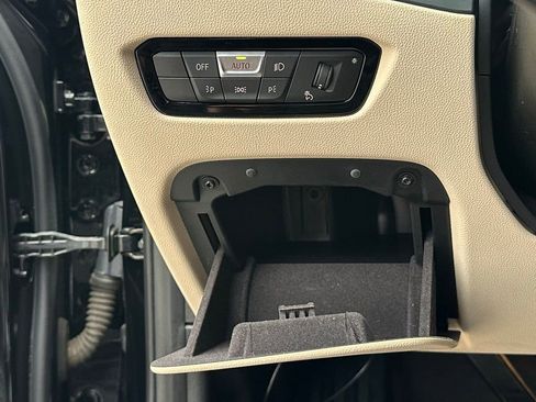 Used 2021 BMW 330i Sedan w/ Convenience Package image 40