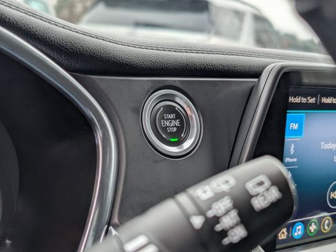 Used 2020 Chevrolet Blazer LT image 19