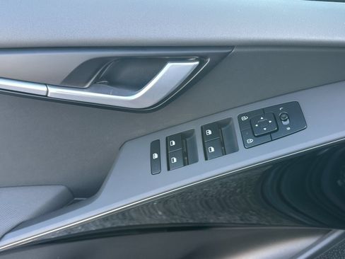 Used 2023 Kia Niro Wind FWD image 11
