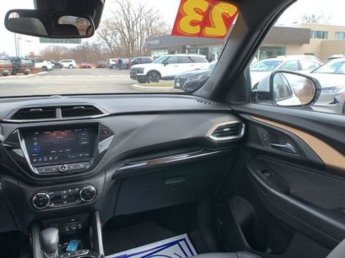 Used 2023 Chevrolet TrailBlazer ACTIV w/ Sun and Liftgate Package AWD/4WD image 23