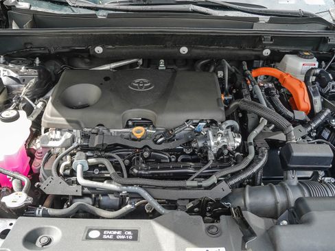 Used 2024 Toyota RAV4 XLE AWD/4WD image 29