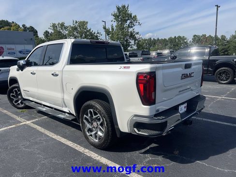 Used 2024 GMC Sierra 1500 SLT w/ SLT Premium Plus Package AWD/4WD image 2