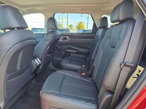 Used 2023 Kia Sorento SX Prestige image 13