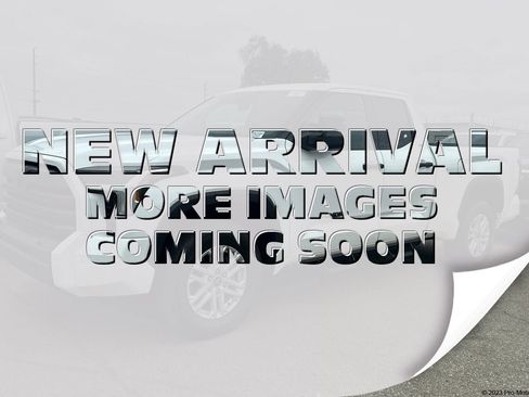 Used 2022 Toyota Tundra SR5 w/ SR5 Convenience Package AWD/4WD image 3
