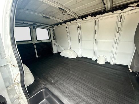 Used 2022 Chevrolet Express 2500 w/ Driver Convenience Package image 23