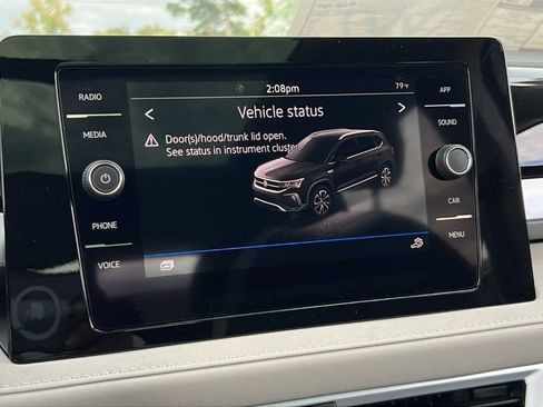 New 2025 Volkswagen Taos SE image 25
