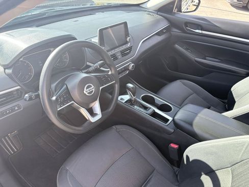 Used 2022 Nissan Altima 2.5 SV FWD image 6