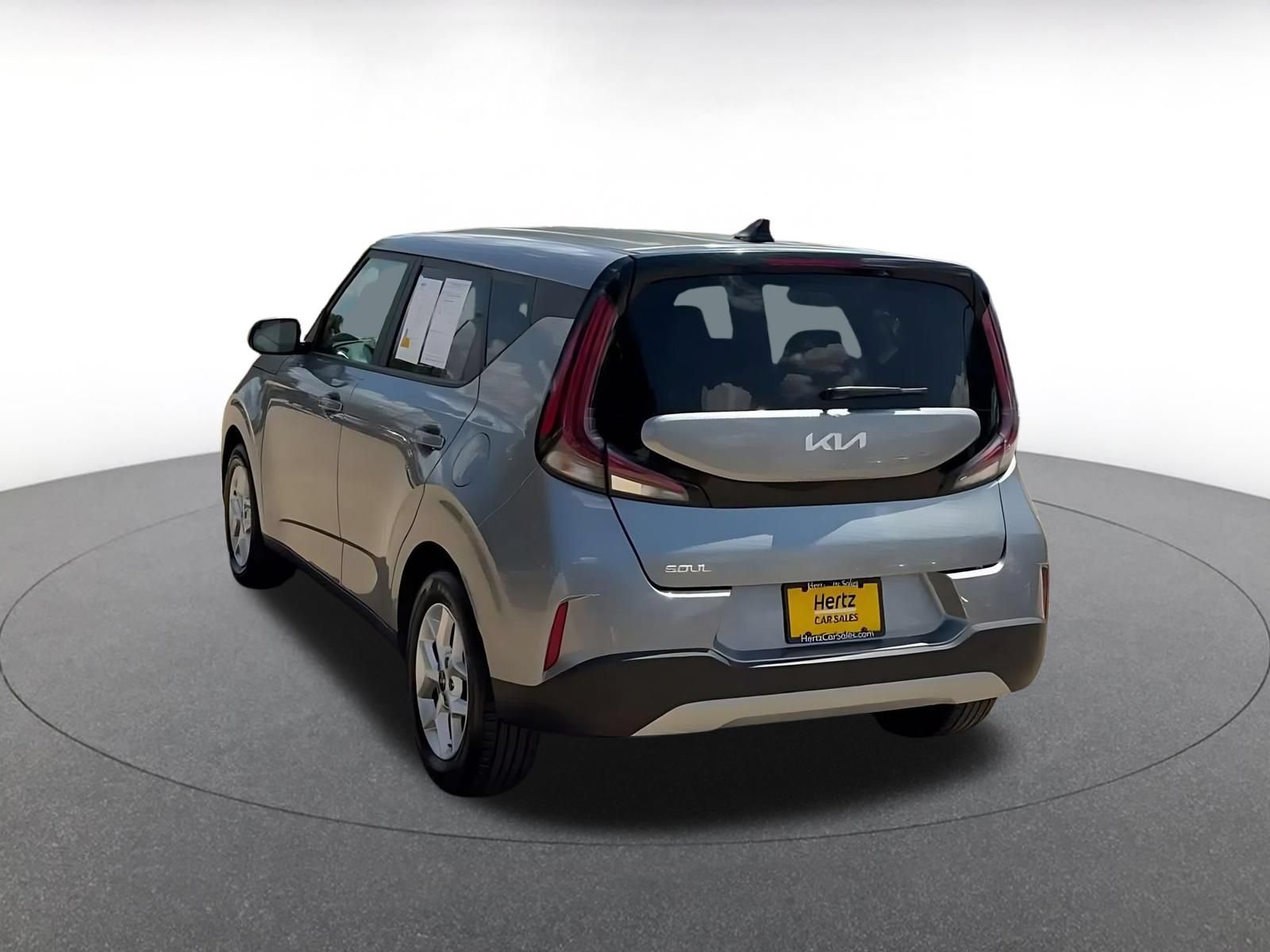 Used 2025 Kia Soul LX w/ LX Technology Package FWD image 10