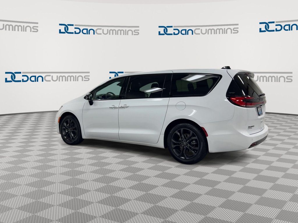 New 2026 Chrysler Pacifica Select FWD image 6