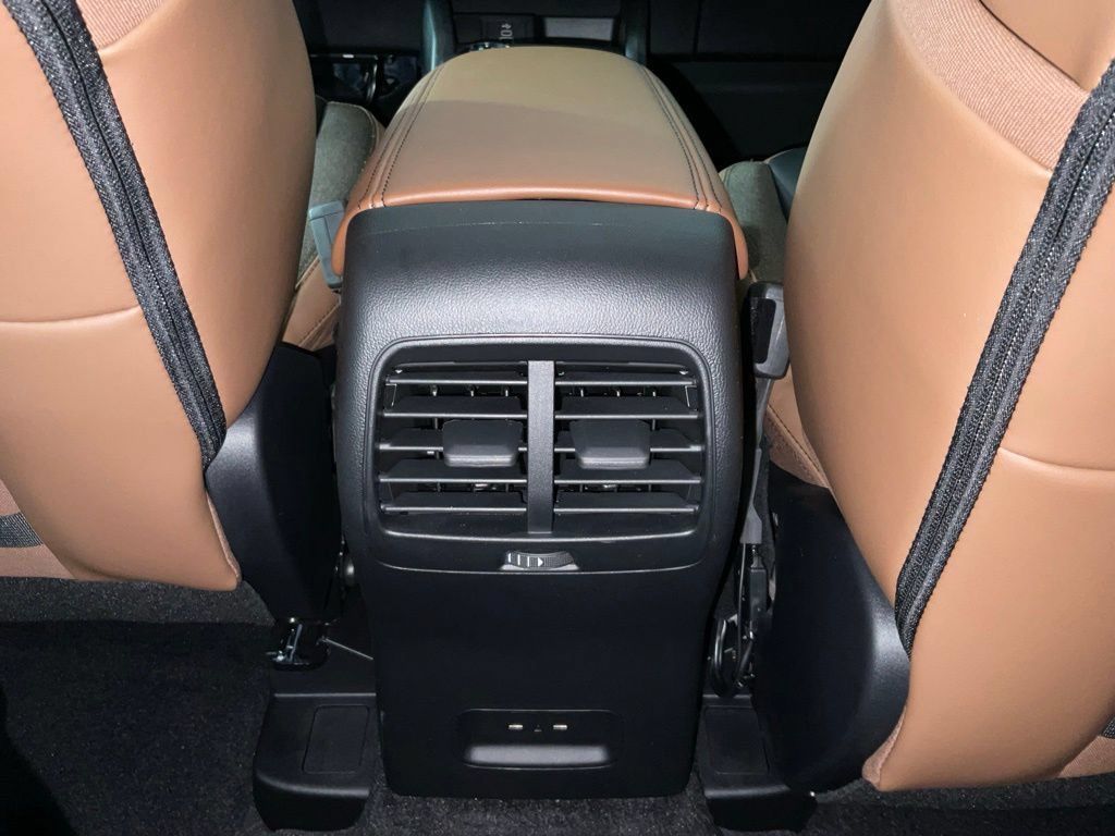 New 2026 Ford Bronco Sport Outer Banks w/ Outer Banks Tech Package+ AWD/4WD image 17