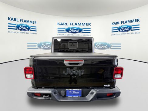 Used 2023 Jeep Gladiator Willys image 4