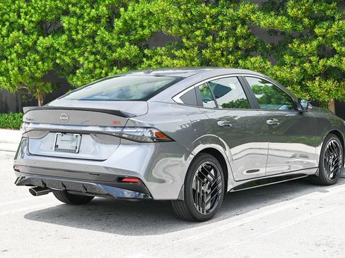 Used 2026 Nissan Sentra SR w/ SR Premium Package FWD image 4