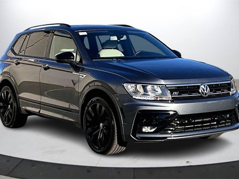 Used 2021 Volkswagen Tiguan SE R-Line image 2