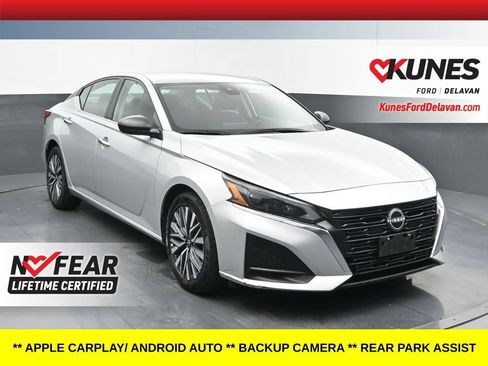Used 2024 Nissan Altima 2.5 SV FWD image 1