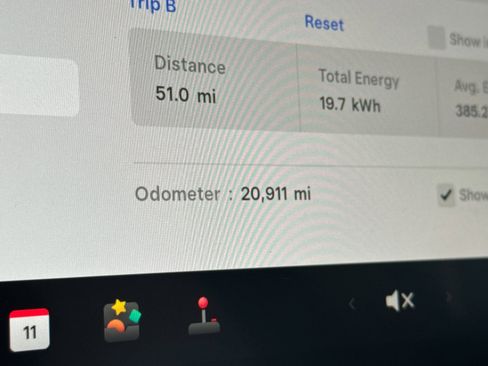 Used 2023 Tesla Model Y Performance image 26