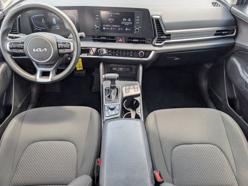 Used 2025 Kia Sportage LX FWD image 5