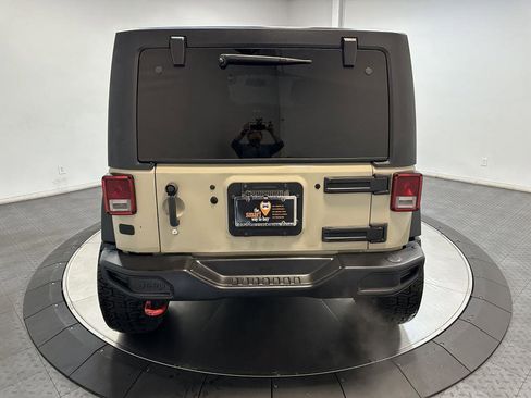 Used 2018 Jeep Wrangler Unlimited Rubicon w/ Connectivity Group image 11