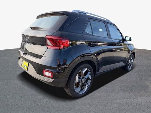 New 2026 Hyundai Venue SEL FWD image 3