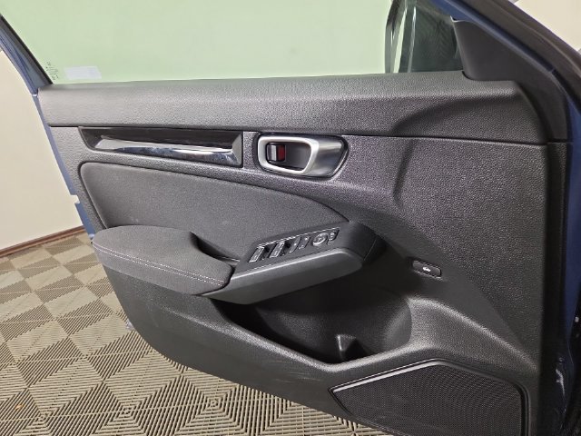 Used 2025 Honda Civic Sport image 29
