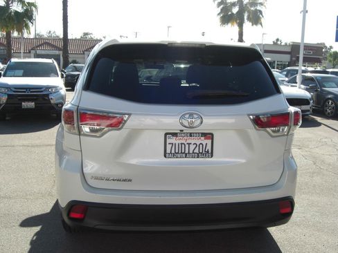 Used 2016 Toyota Highlander LE image 12