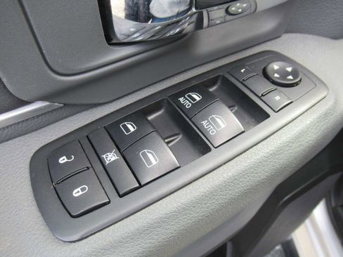 Used 2018 RAM 3500 Big Horn image 20