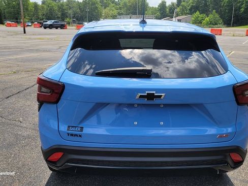 Used 2024 Chevrolet Trax RS w/ Driver Confidence Package FWD image 10