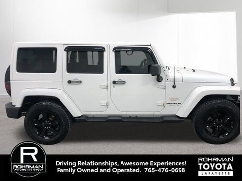 Used 2013 Jeep Wrangler Unlimited Sahara w/ Connectivity Group AWD/4WD image 9