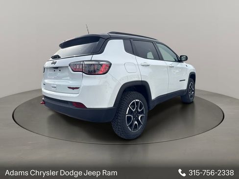 Used 2025 Jeep Compass Trailhawk AWD/4WD image 7