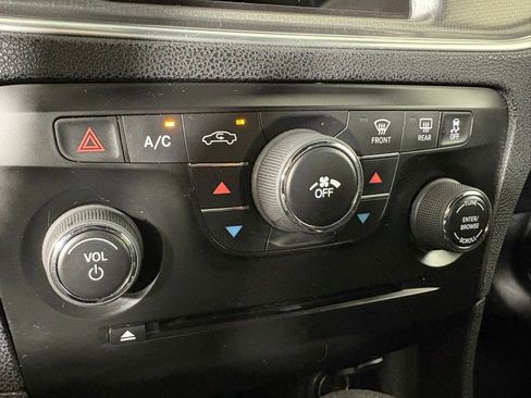 Used 2012 Dodge Charger SE image 29