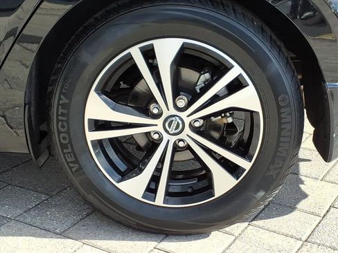 Certified 2023 Nissan Sentra SV image 18