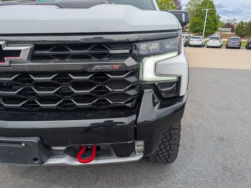 Used 2024 Chevrolet Silverado 1500 ZR2 AWD/4WD image 11