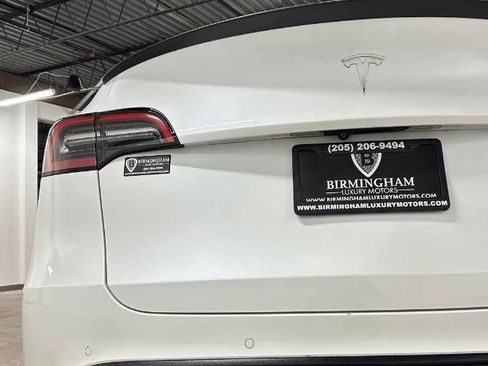 Used 2022 Tesla Model Y Performance image 14