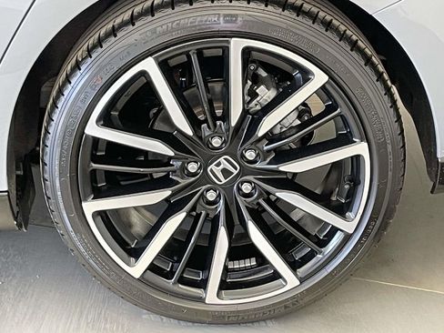 Used 2024 Honda Accord Touring image 12