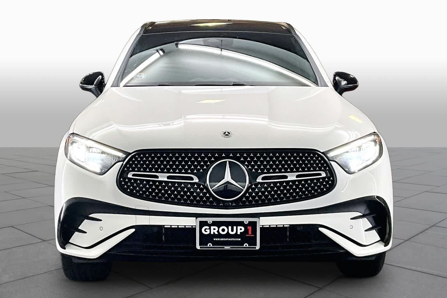 Used 2025 Mercedes-Benz GLC 300 4MATIC image 4