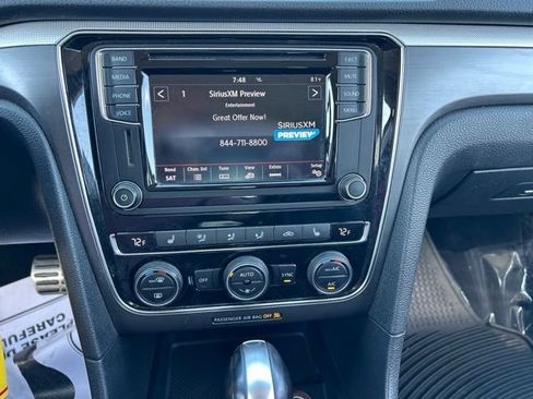 Used 2017 Volkswagen Passat 1.8T R-Line FWD image 3