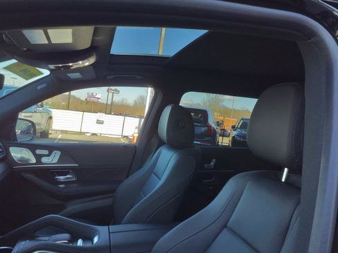 Used 2025 Mercedes-Benz GLS 450 4MATIC image 11