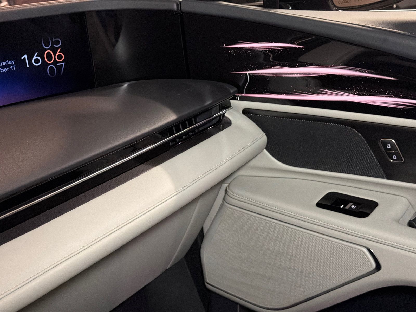 New 2026 Lincoln Nautilus Premier AWD/4WD image 32