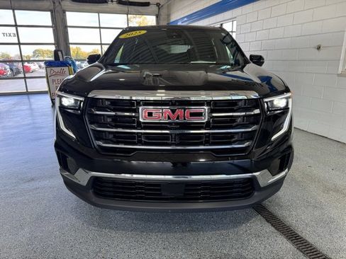 Used 2025 GMC Acadia Elevation image 3