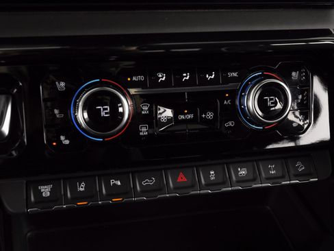 Used 2025 GMC Sierra 2500 AT4X image 20