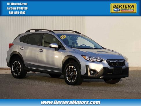 Used 2023 Subaru Crosstrek 2.0i Premium image 1