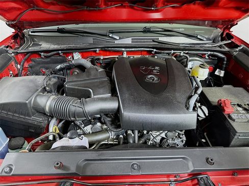 Used 2023 Toyota Tacoma TRD Sport image 9