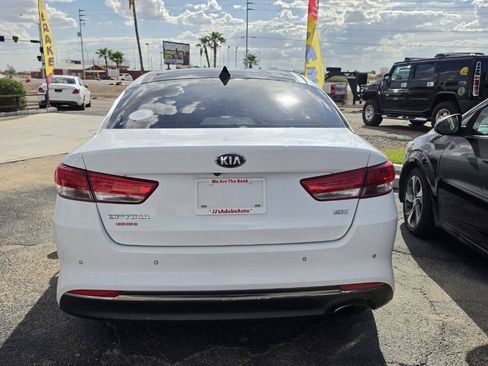 Used 2018 Kia Optima EX w/ Technology Package FWD image 4