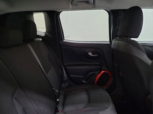 Used 2017 Jeep Renegade Trailhawk image 19