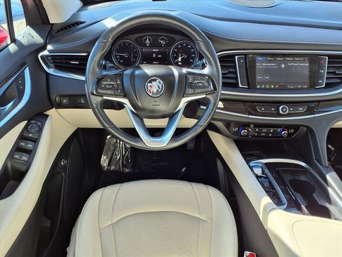 Used 2023 Buick Enclave Essence image 3