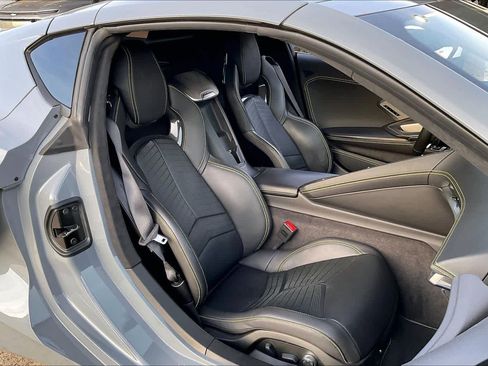 Used 2024 Chevrolet Corvette Stingray Premium Cpe w/ Z51 Performance Package image 10