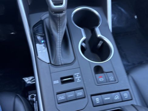 Used 2022 Toyota Highlander XLE image 25