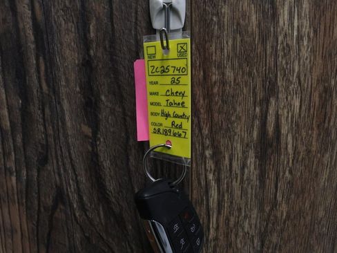 Used 2025 Chevrolet Tahoe High Country image 39