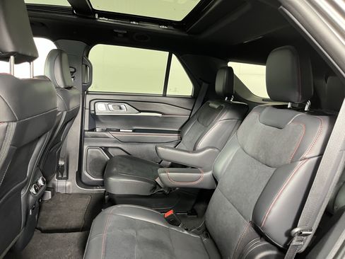 Used 2025 Ford Explorer ST w/ Sun And Sound Package image 15